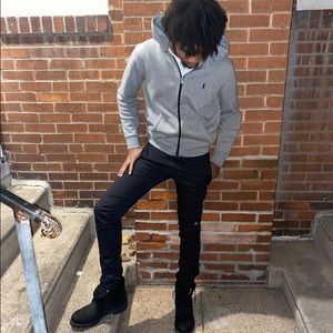 Meet your Posher, Charles